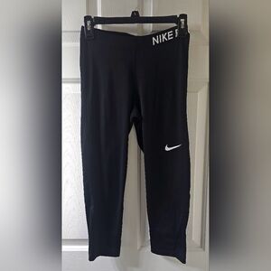 Nike Pro cropped/ ankl athletic Medium Black leggings